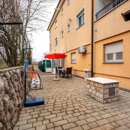 Lu Apartment