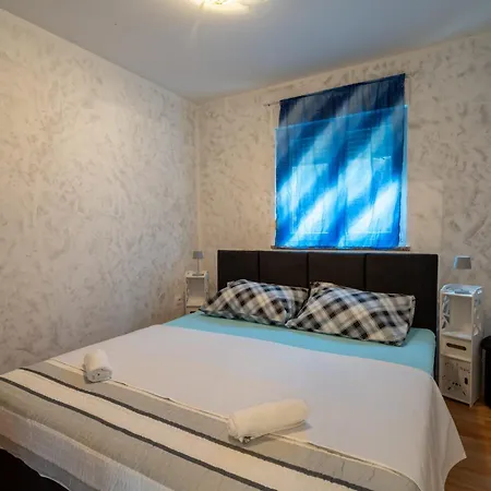 Lu Apartment *